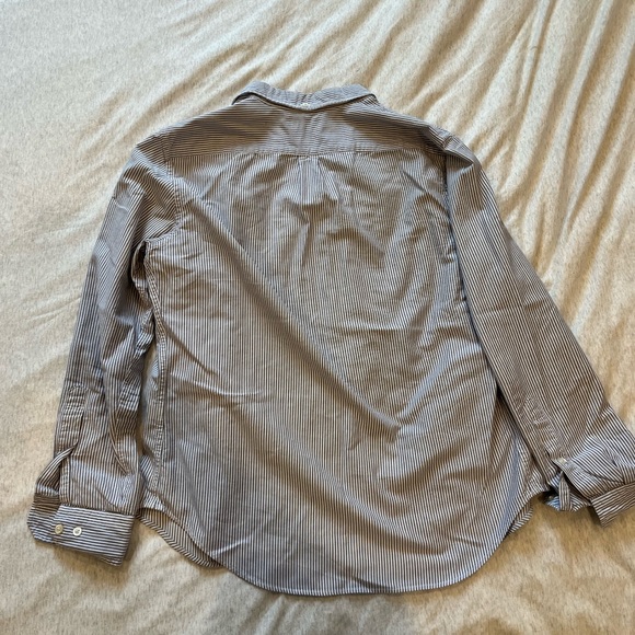 Men’s medium grant fit Banana Republic dress shirt, white with blue stripes - Picture 4 of 4